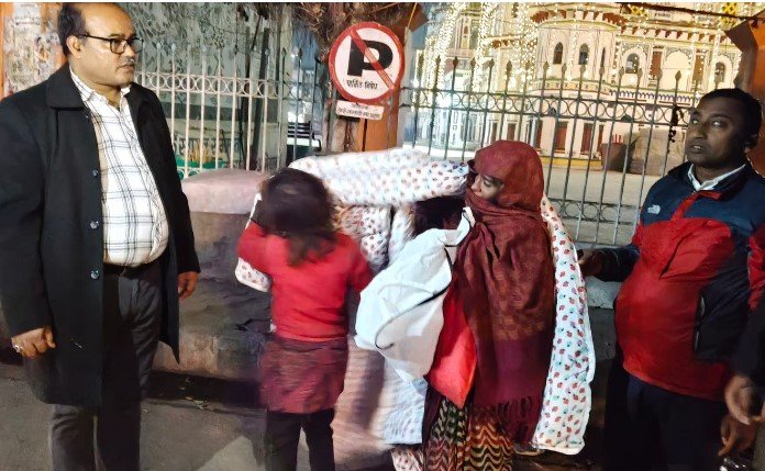 क्लोथ बैंकद्वारा जनकपुरधाममा रात्रीकालीन सिरक वितरण अभियान सुरु