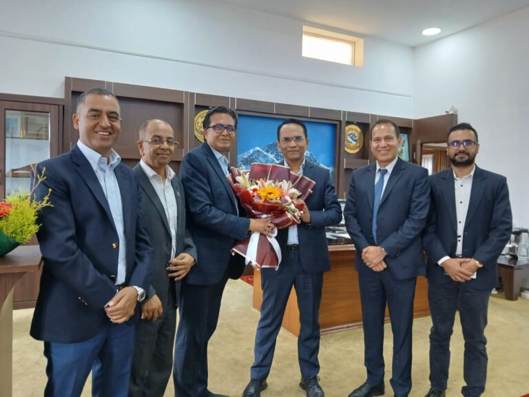 गभर्नर पौडेलसँग सीएनआई टोलीको भेट, अर्थतन्त्रका नीतिगत विषयमा छलफल