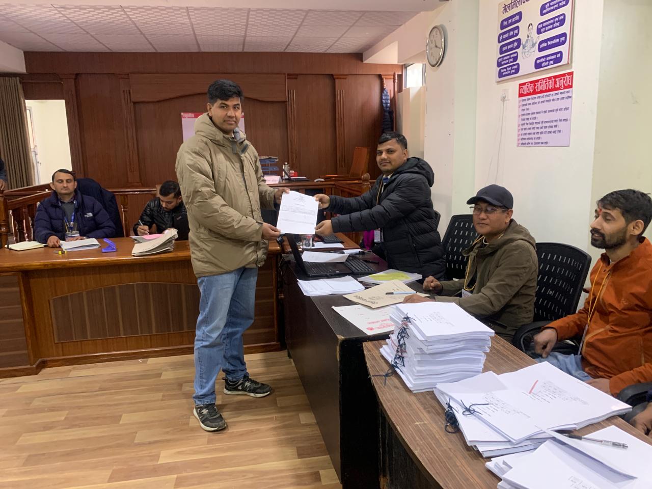 ललितपुर- १ मा प्रलोपाबाट पूर्व विद्यार्थी नेता रोहित बास्तोलाको उम्मेदवारी दर्ता
