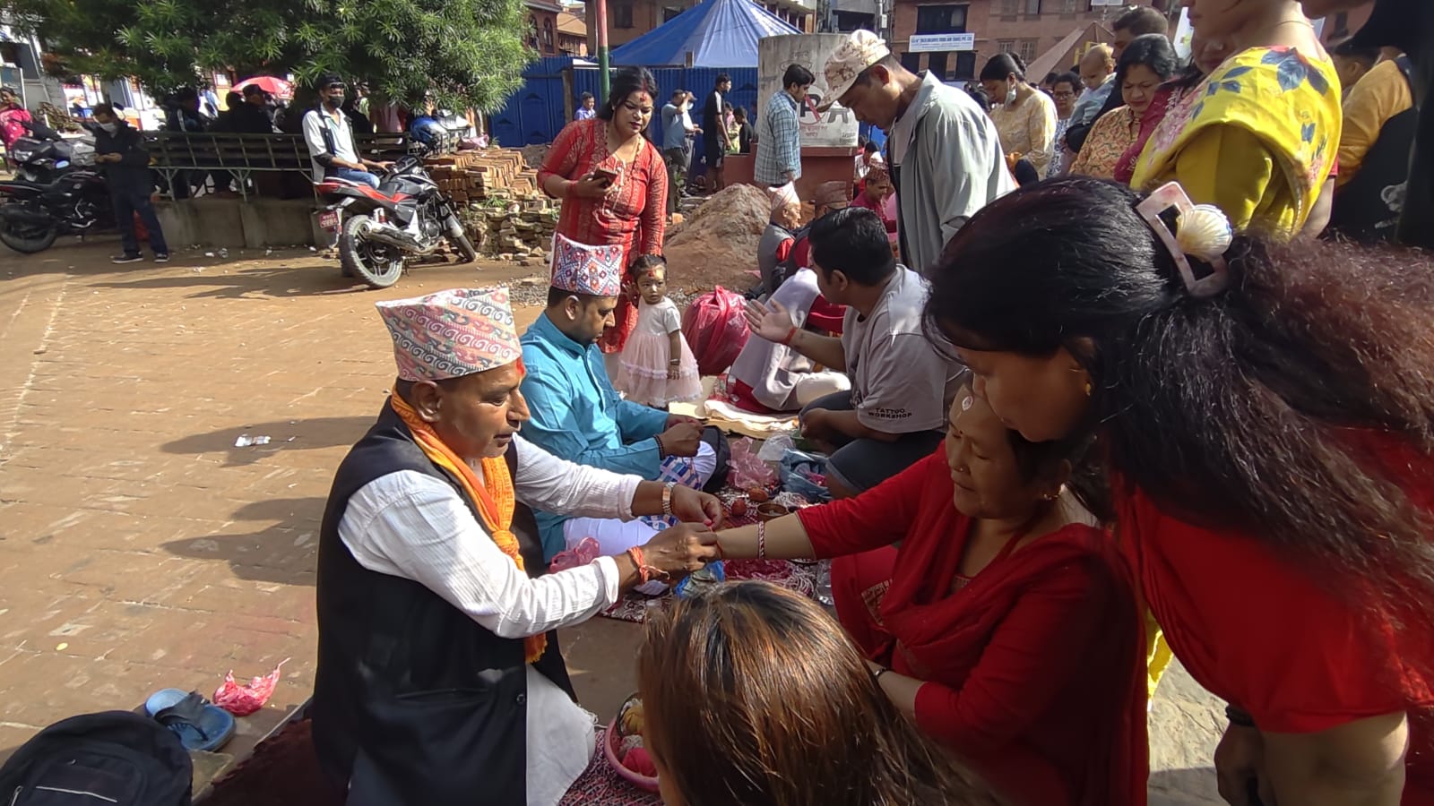 बंगलामुखीमा जनैपूर्णिमाको रौनक(तस्बिरहरू)