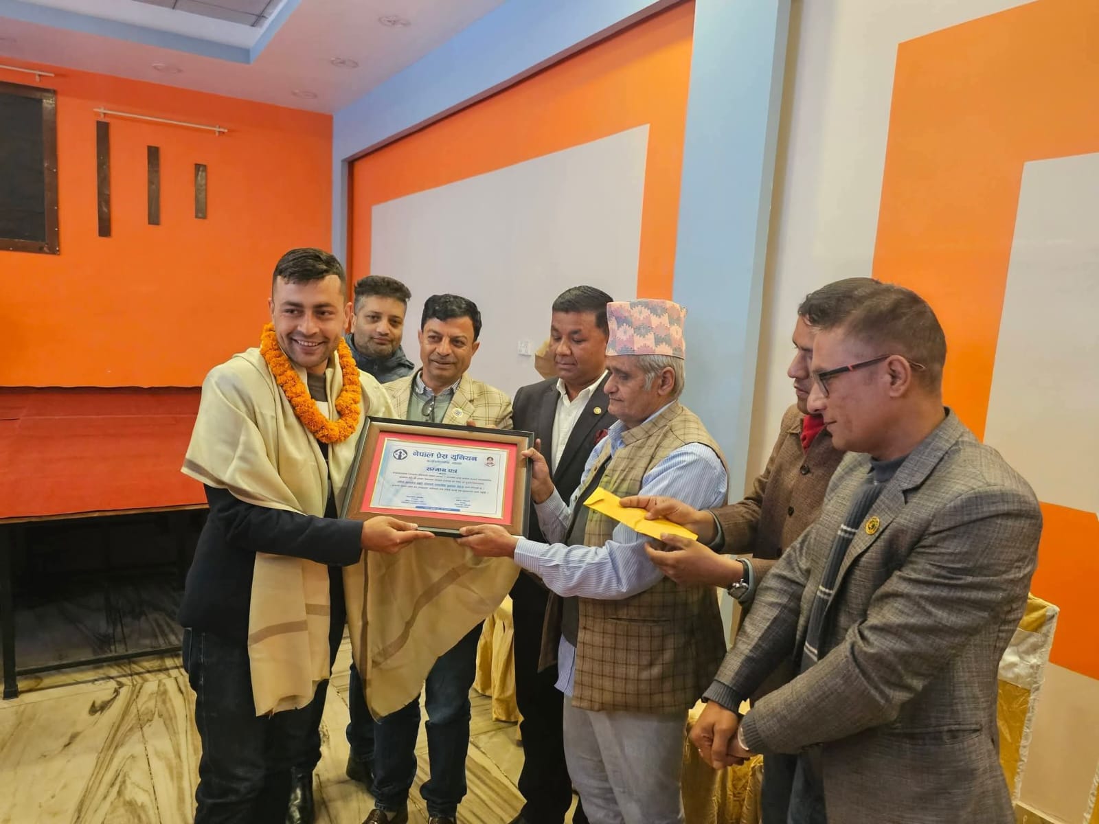 डाँडापारी पत्रकारिता पुरस्कारबाट कान्तिपुरकर्मी धिताल नगद पुरस्कारसहित सम्मानित