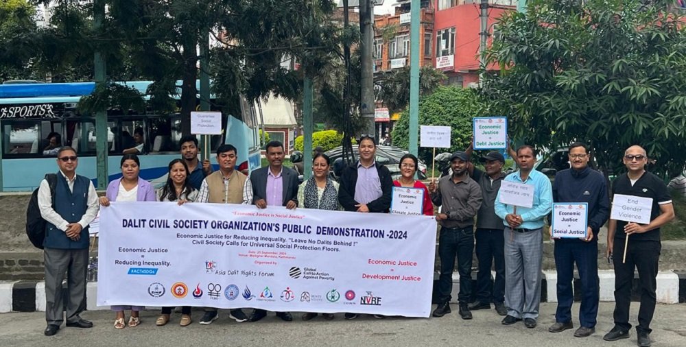 आर्थिक न्यायको माग गर्दै  प्रदर्शन