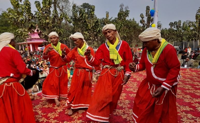 राजवंशी समुदायको गायन नाँच
