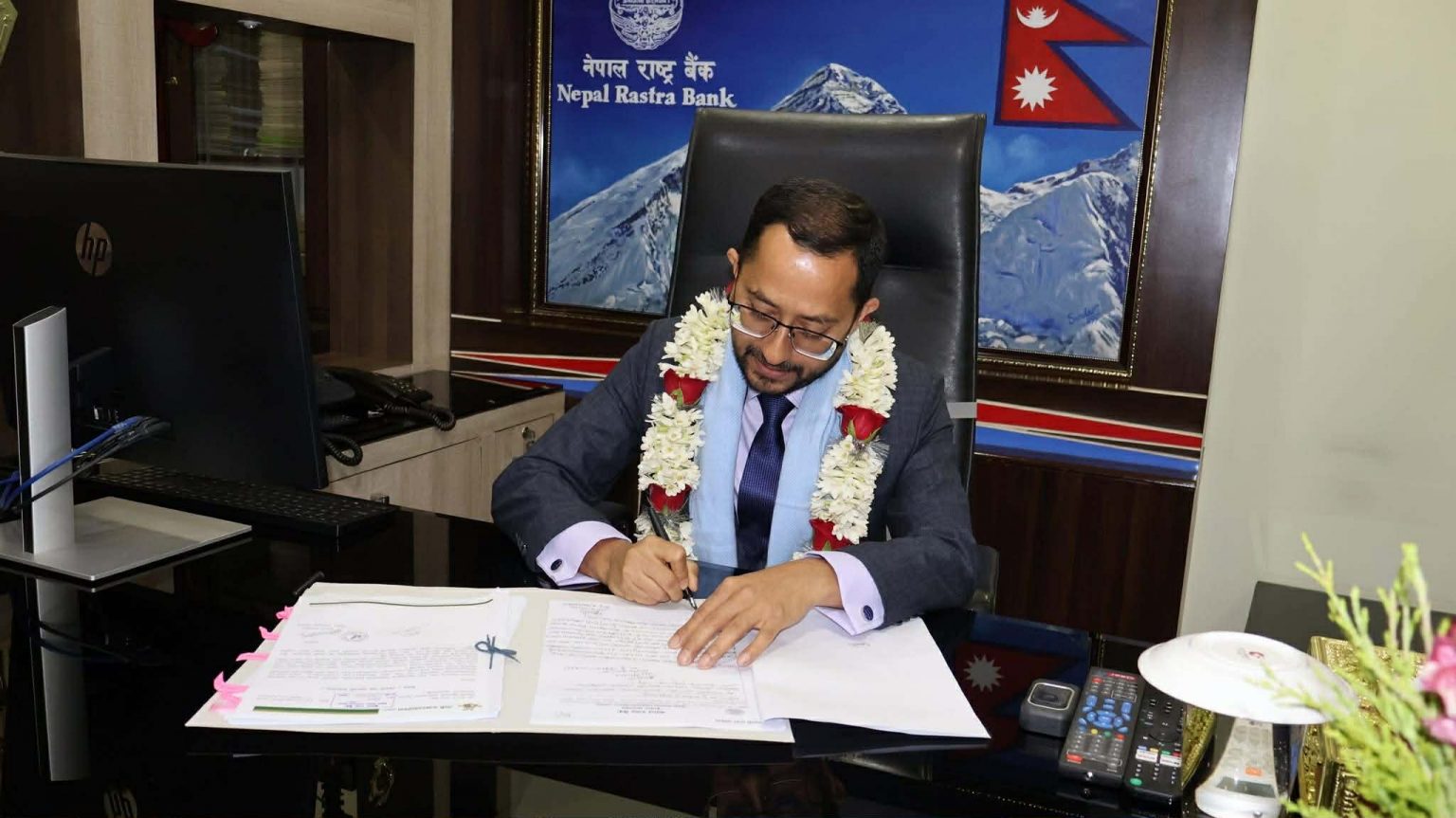 राष्ट्र बैंकमा नयाँ डेपुटी गभर्नर: किरण पण्डितले सम्हाले जिम्मेवारी