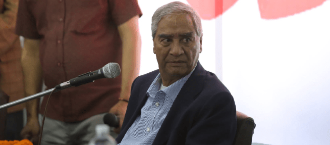 भदौ २४ पछि गुमनाम रहेका देउवा पार्टी कार्यालयमा सार्वजनिक, देश र जनताका लागि समर्पित हुने प्रतिबद्धता