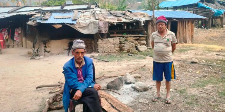 चुनावी सरगर्मीबीच अदृश्य धारापानी, बाटो, पानी र बिजुलीको पर्खाइमा २४ घरधुरी