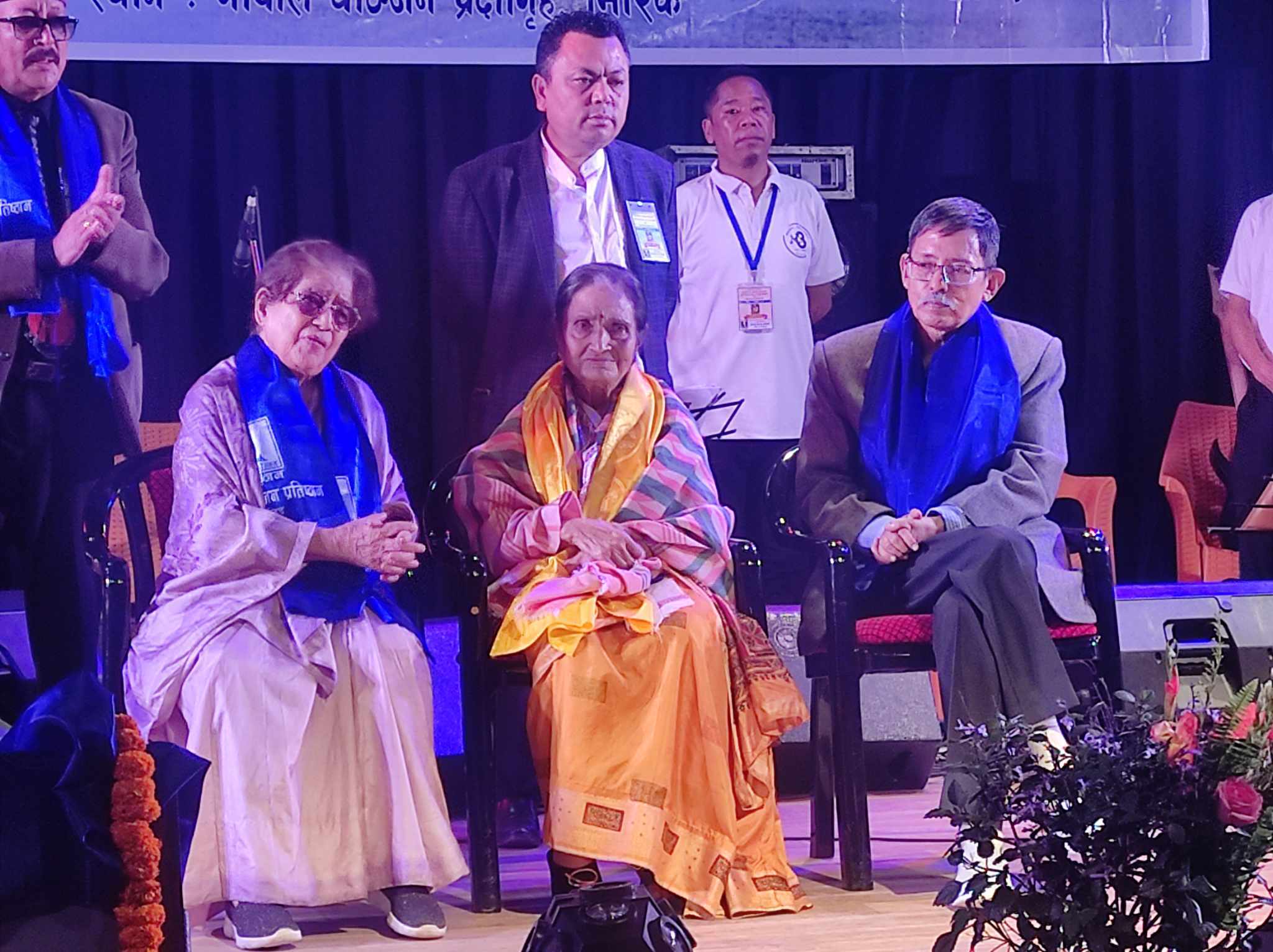 स्मृति दिवसको अवसरमा वरिष्ठ गायिका दिलमाया खाती सम्मानित