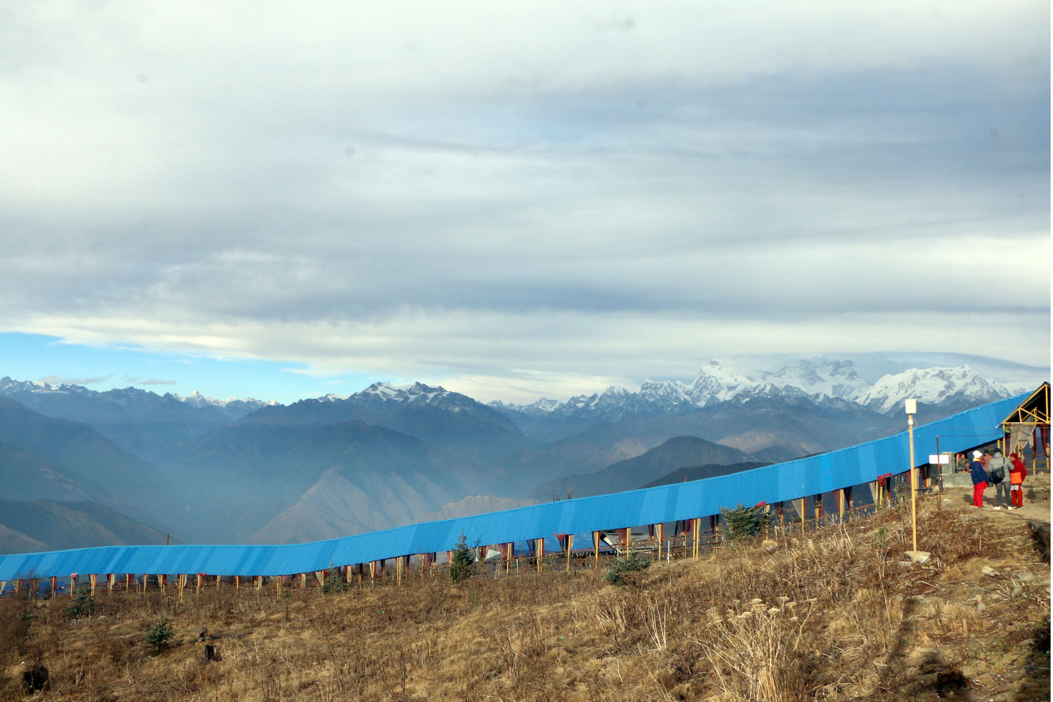 भक्तजनको सहजका लागि पाथीभरा पदमार्गमा लगाएको ट्रस्ट