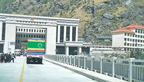 रसुवागढी नाकामा ढुवानी कन्टेनरको चाप बढ्दो