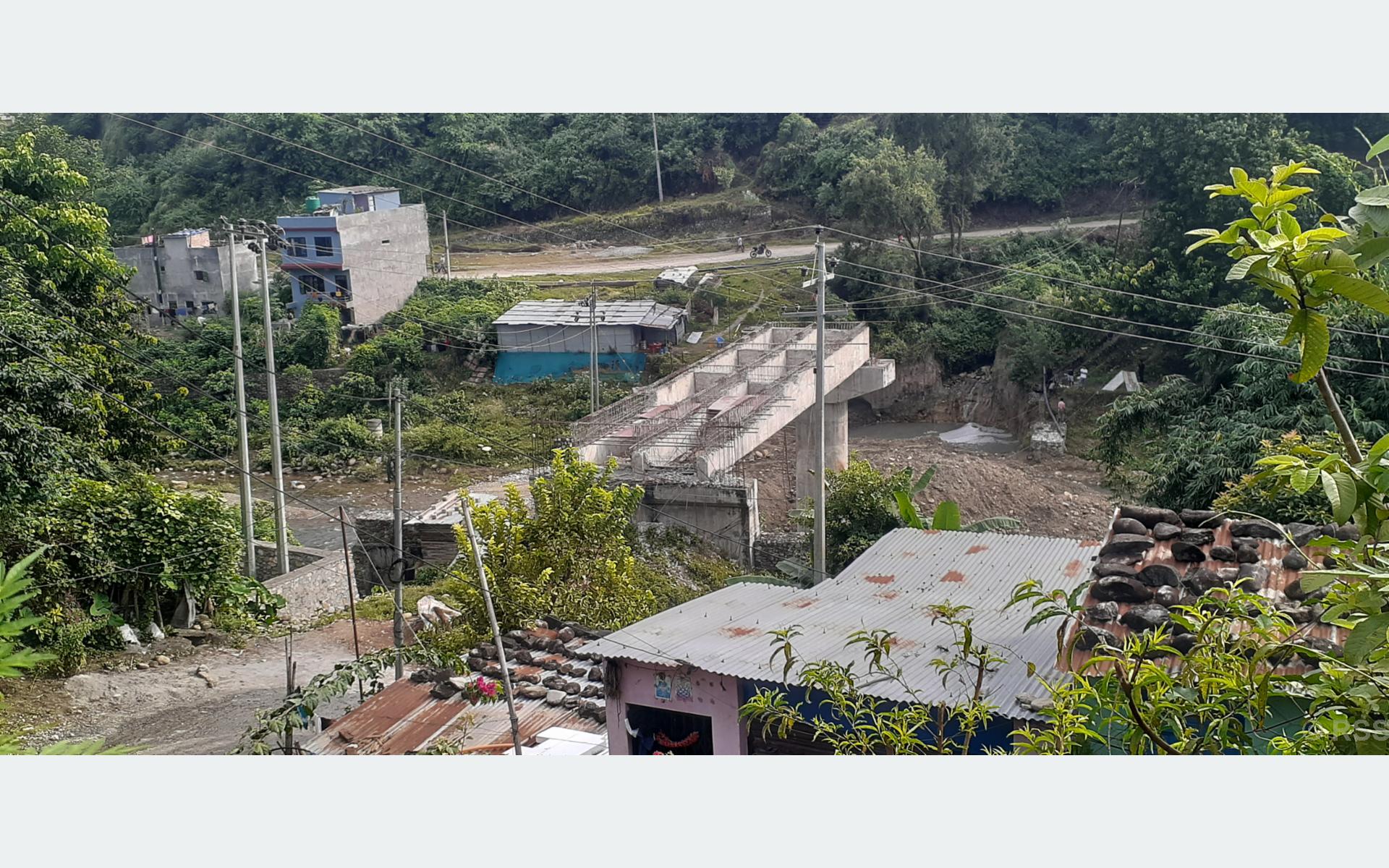 तनहुँको बुल्दीखोलामा पक्की पुल निर्माण हुँदै, ३७ प्रतिशत काम पूरा