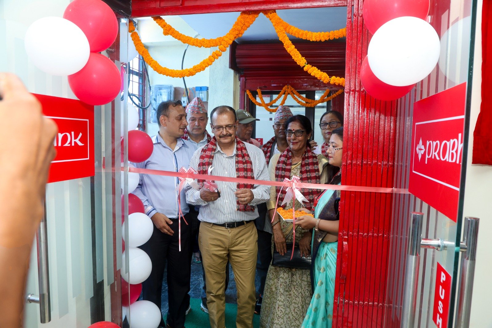 झापाको दुर्गापुरमा प्रभु बैङ्कको शाखा सञ्चालनमा