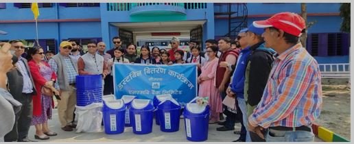 एनएमबि बैंकद्धारा ९ वटा सामुदायिक विद्यालयमा १०० वटा डस्टबीन बितरण