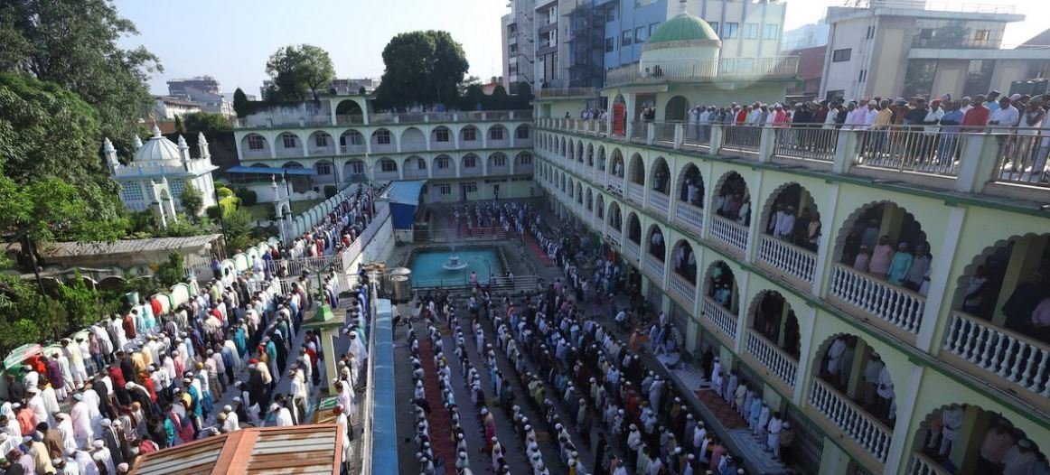आज बकर ईद मनाइँदै, सामूहिक नमाज पढ्दै मुस्लिम धर्मावलम्बीहरू