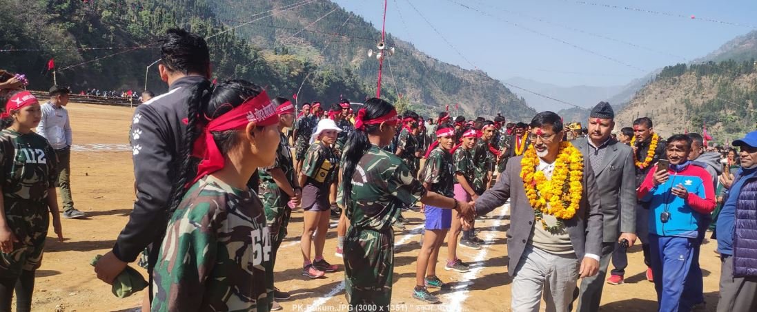 गुरील्ला म्यारथनमा सहभागि धावकहरु