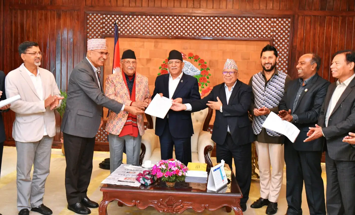 न्यूनतम साझा कार्यक्रमका खाका  शीर्ष नेतालाई बुझायो
