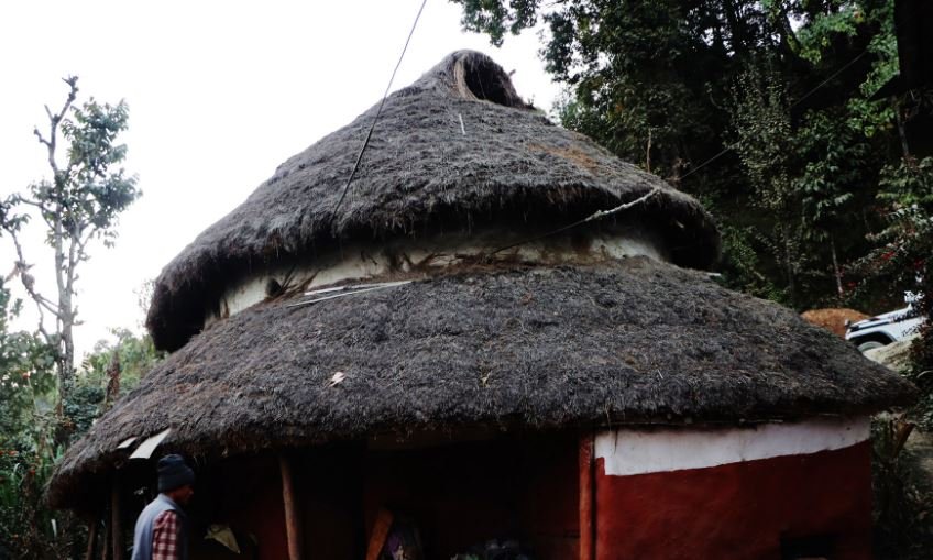 लोपोन्मुख घुमाउने घर