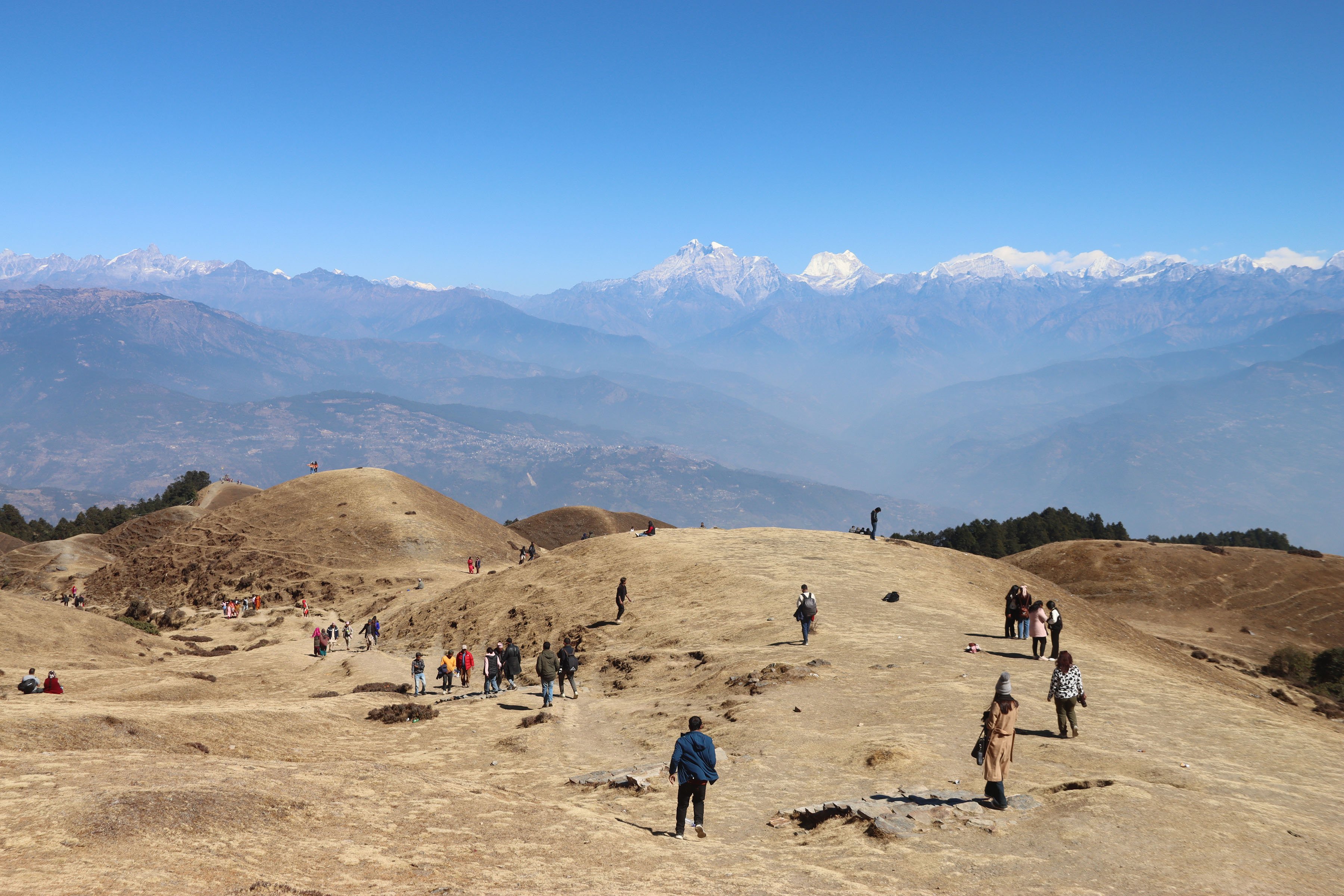 शैलुङडाँडामा आन्तरिक पर्यटक (तस्बिर)