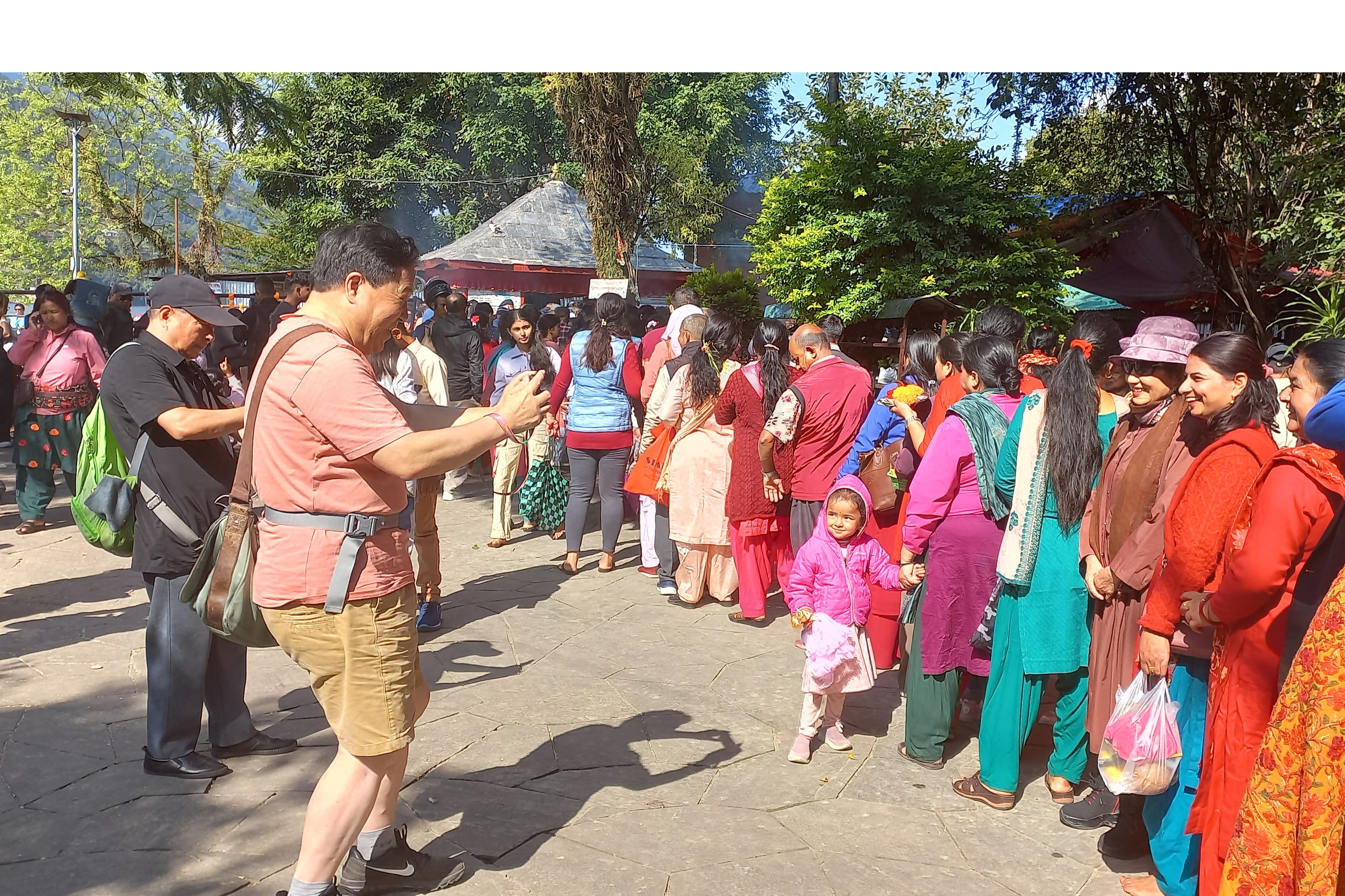 ताल बाराहीमा पर्यटक