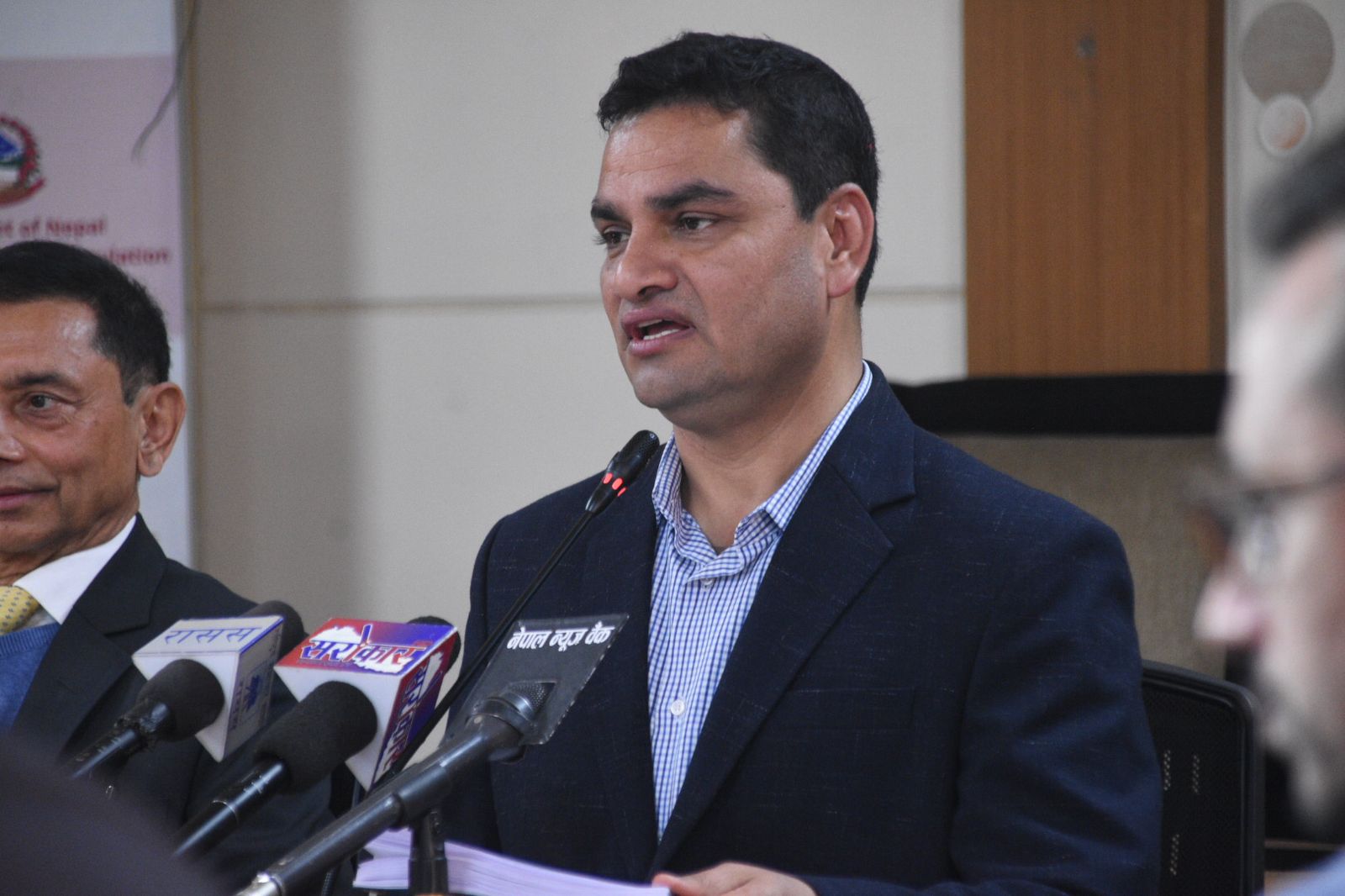 स्वास्थ्य बीमामा सुधारका लागि स्वास्थ्य मन्त्रीद्वारा आन्तरिक कार्य योजना थालनी