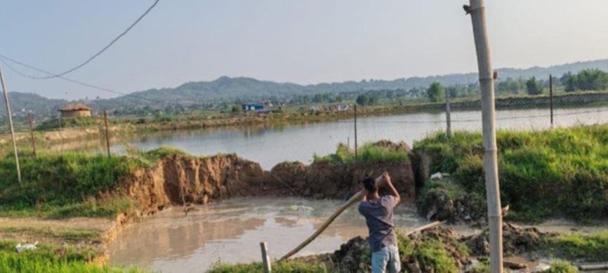 हेटौँडामा रोकिराखेको गाडी जमिनमुनि भासिएर बेपत्ता