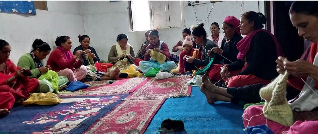 महिलालाई आत्मनिर्भर बनाउन हाते होजियारी तालिम
