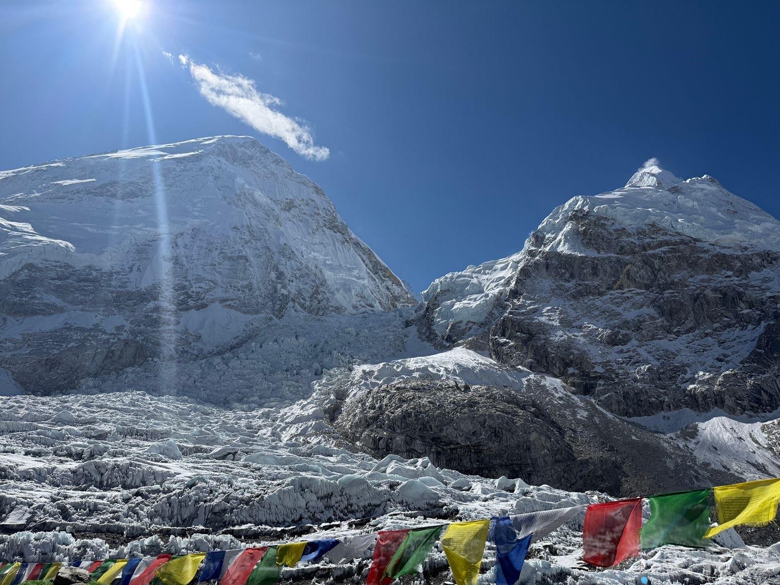 वसन्त ऋतुमा हिमाल आरोहणबाट उठ्यो ७७ करोड रोयल्टी