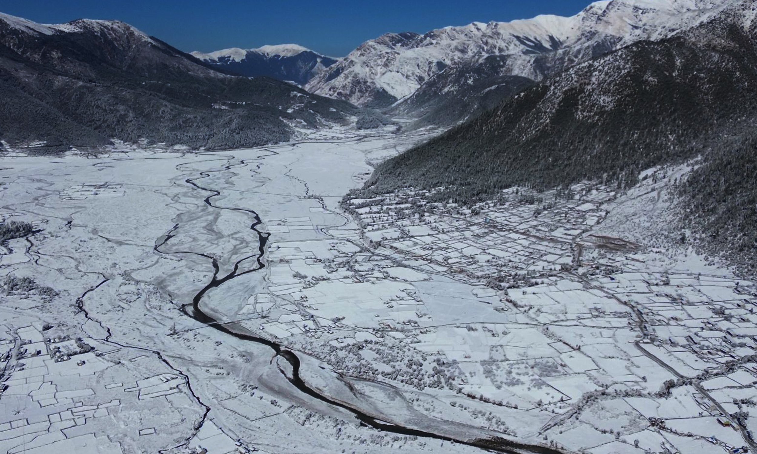 हिमपातले विद्यार्थी बिरामी हुन थालेपछि पठनपाठन प्रभावित