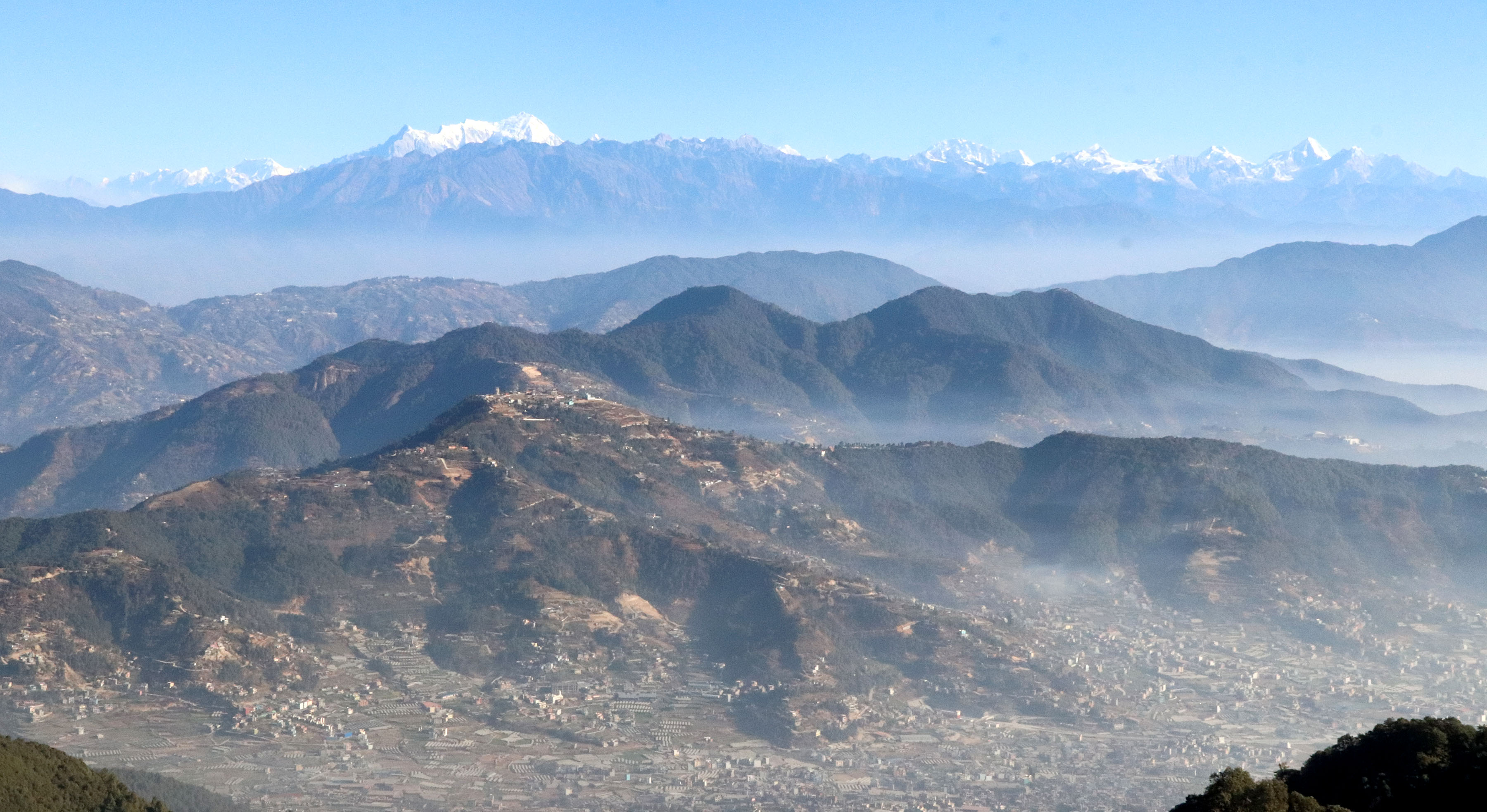 चन्द्रागिरिबाट देखिएको हिमशृङ्खला (तस्बिर)