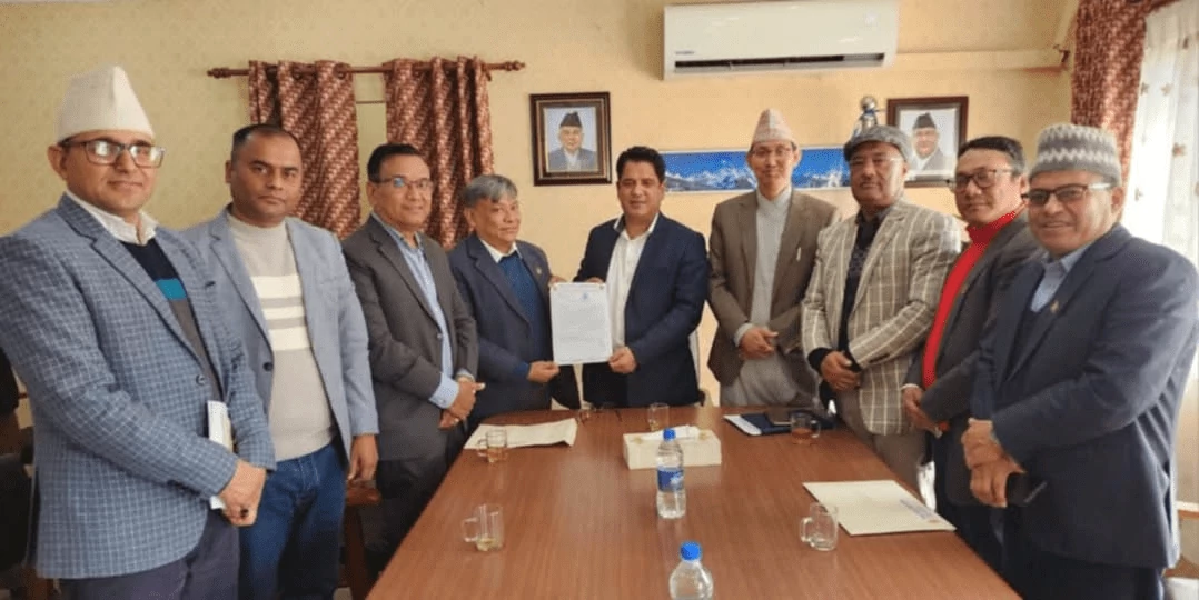 सिमेन्ट र छडको मूल्यवृद्धि रोक्न उद्योगमन्त्री दामोदर भण्डारीलाई ध्यानाकर्षण