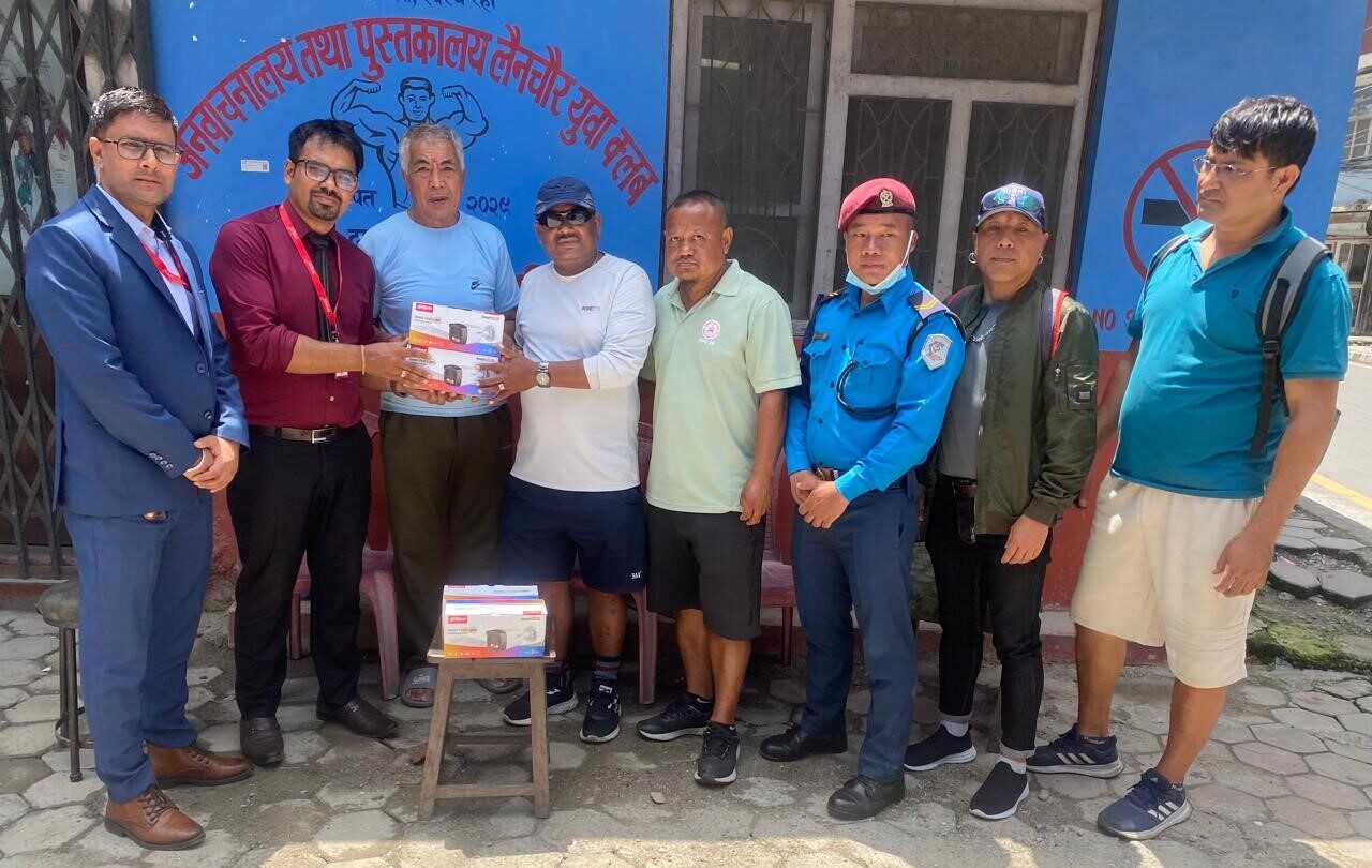 आइएमई लाइफद्वारा लैनचौर युवा क्लबलाई सिसिटिभी क्यामेरा वितरण