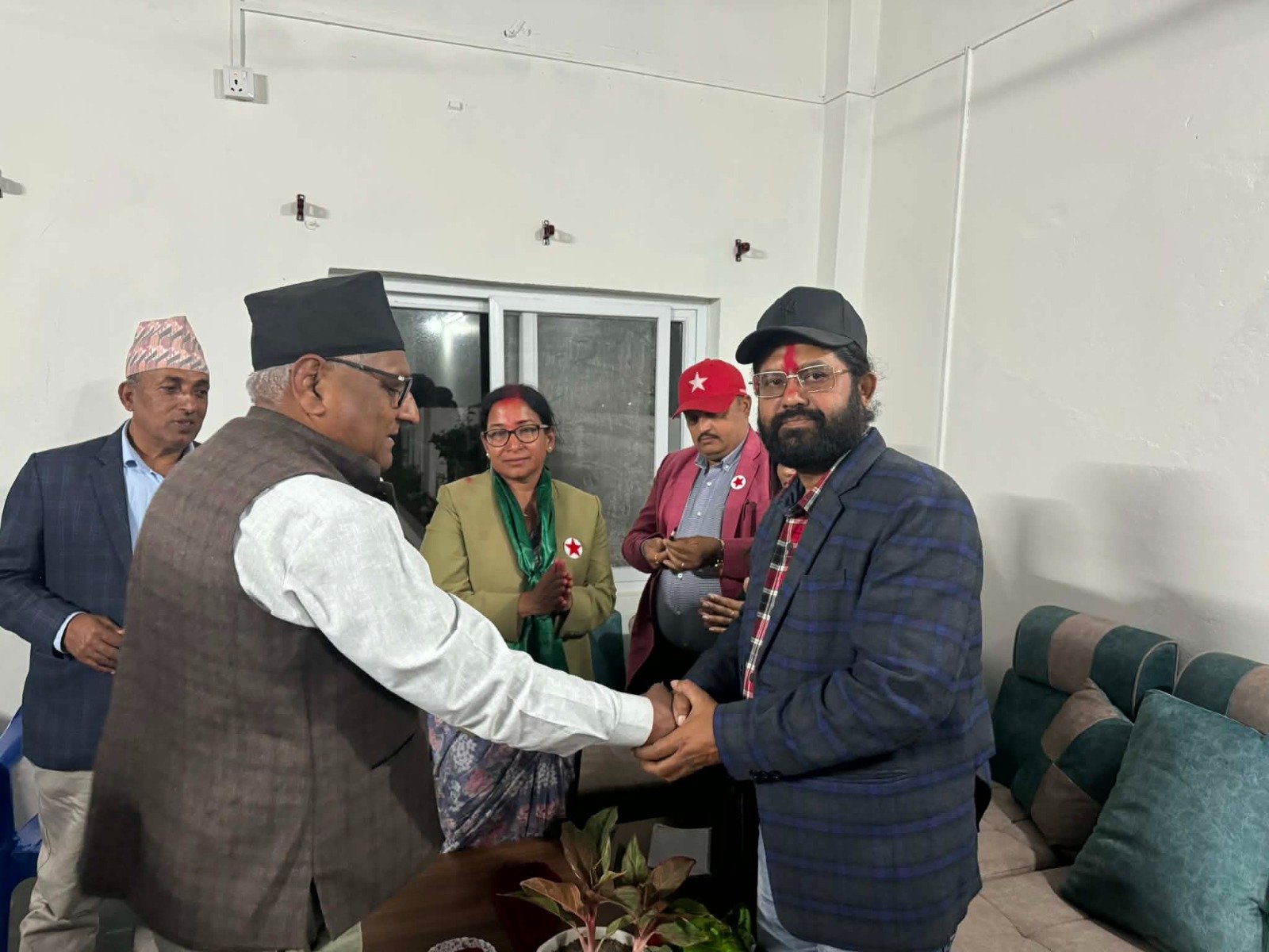 चितवन- ३ मा रेनुलाई जिताउन उम्मेदवार नै नेकपामा प्रवेश