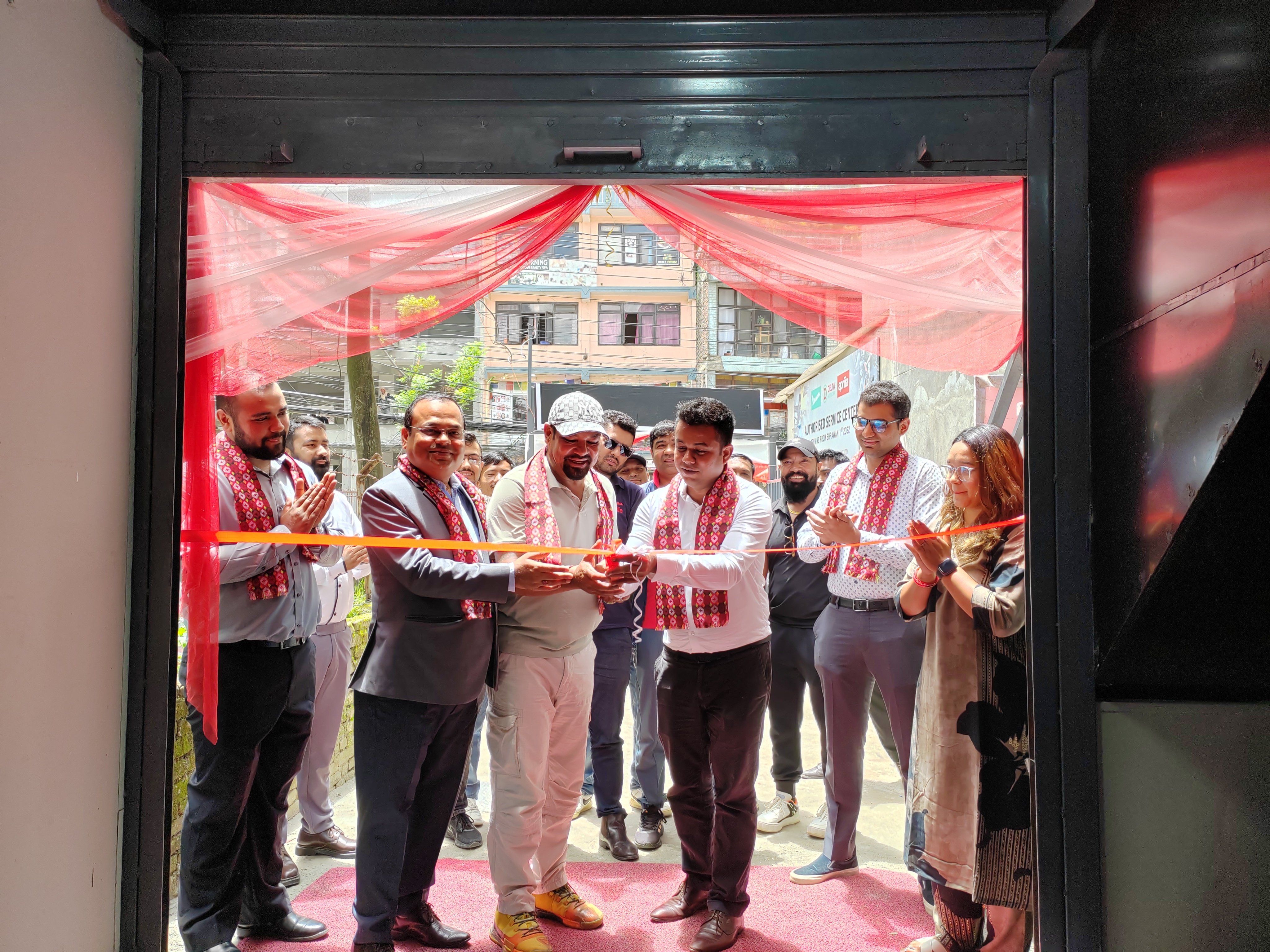 भेष्पा अप्रिलियाको नयाँ सर्भिस सेन्टर बौद्धमा उद्घाटन