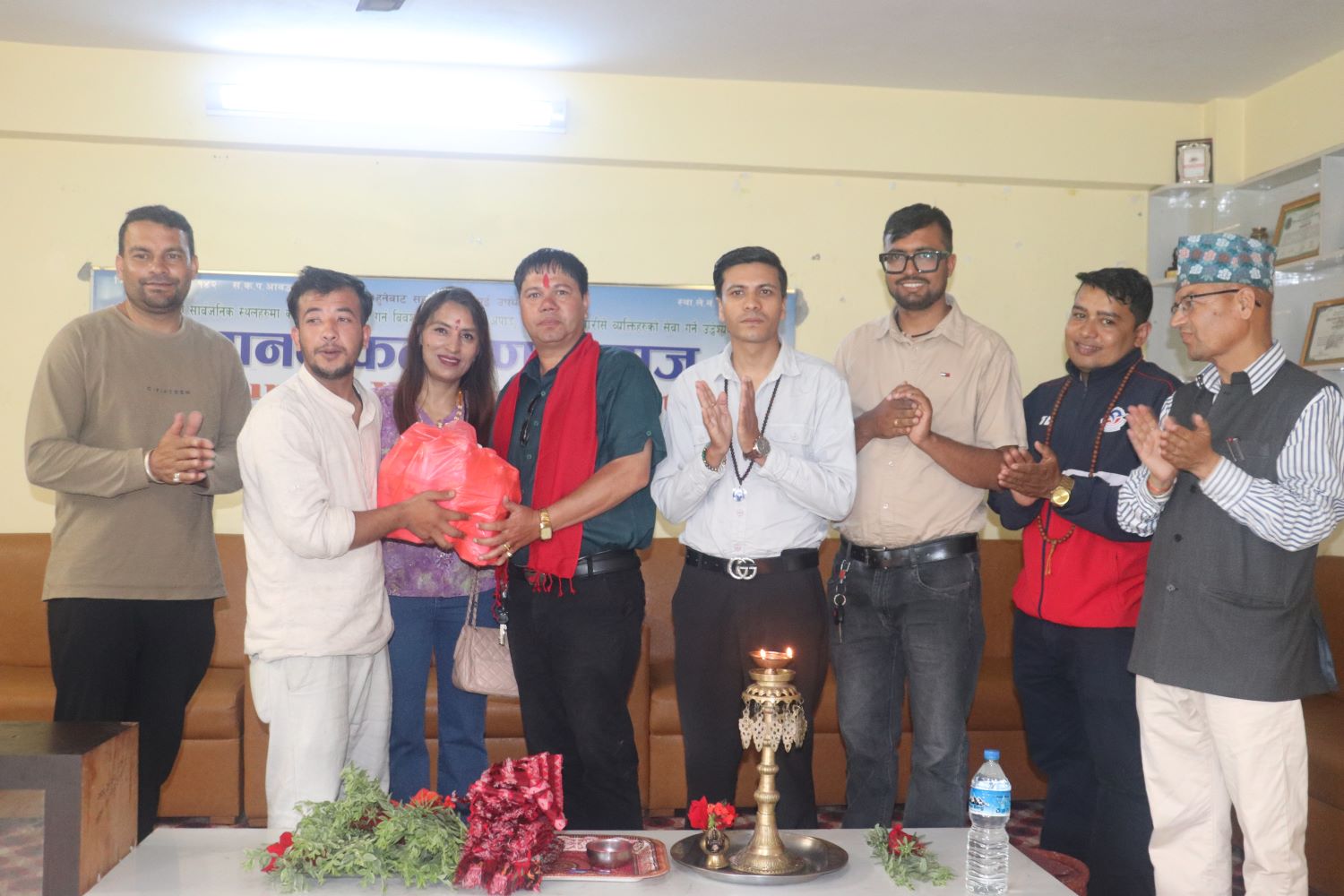 पत्रकार नवराज बजगाईको जन्मदिन असहायहरु रहेको ‘सेवा घर’ मा