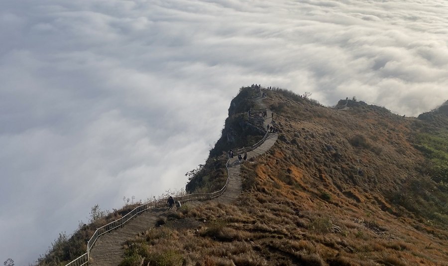 मानहुँकोटमा पर्यटकको चहलपहल बढ्यो