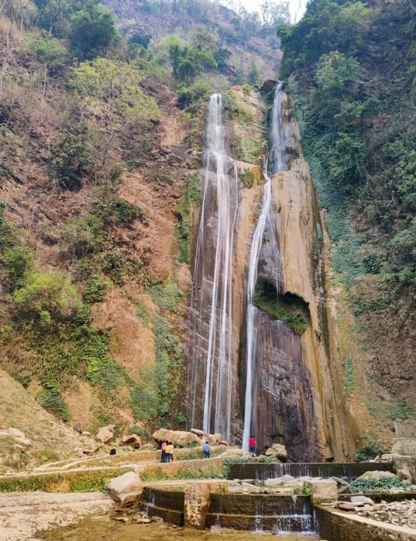 जलबिरेको लामो झरना