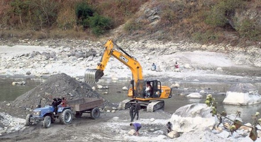 पवित्र कालीगण्डकीमा नदीजन्य उत्खनन् रोक्न माग