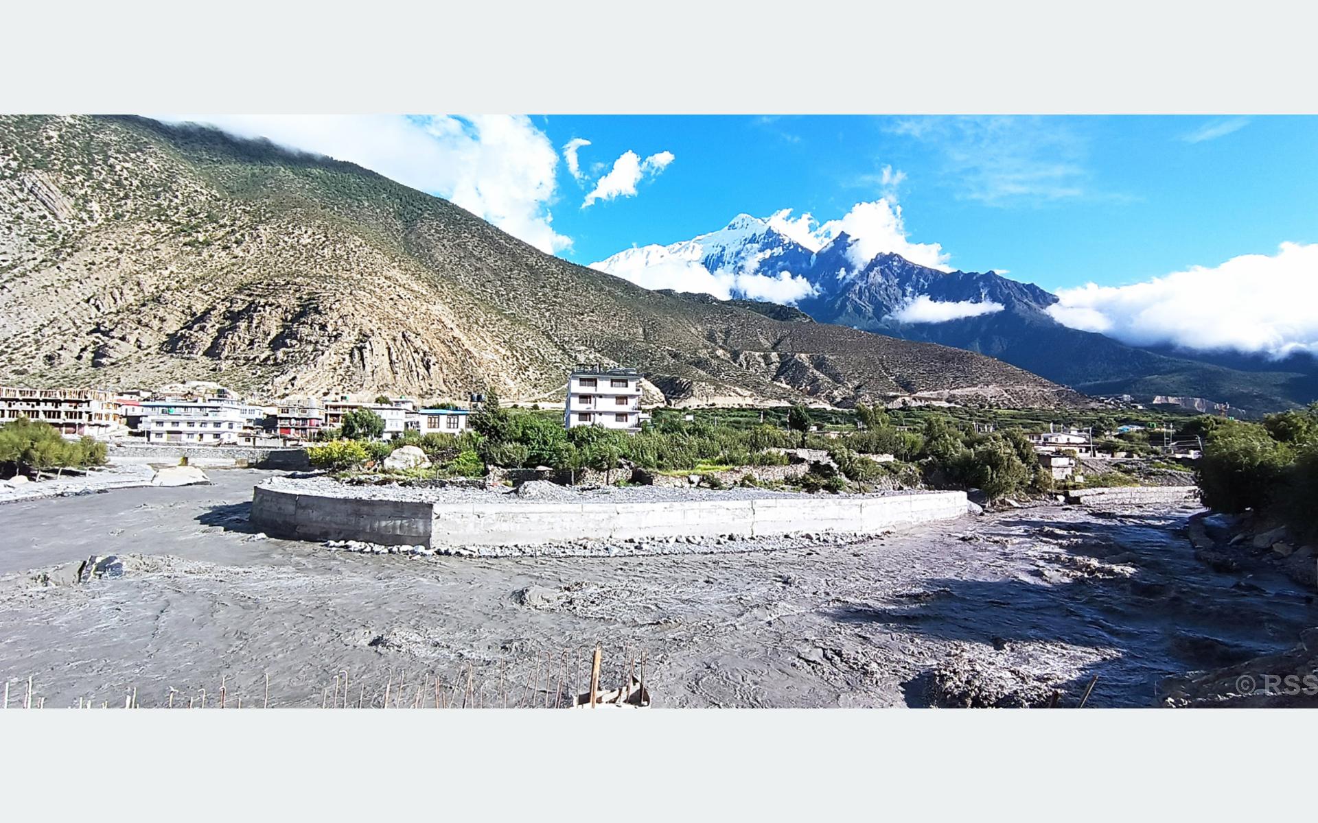 कालीगण्डकी नदी र जोमसोम बजार (तस्बिर)