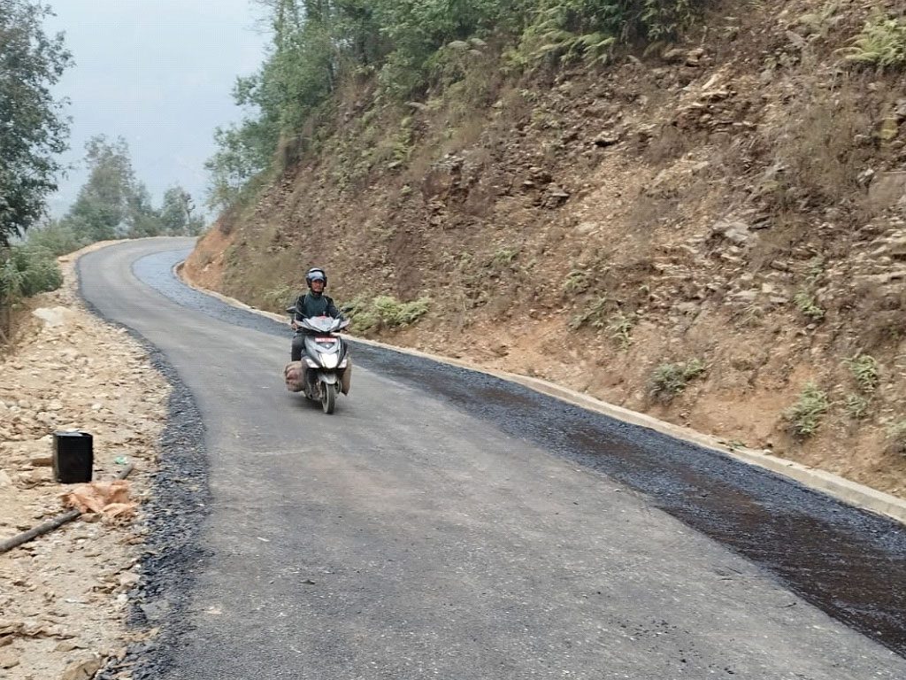 भीरकोटमा दुई सडक कालोपत्र
