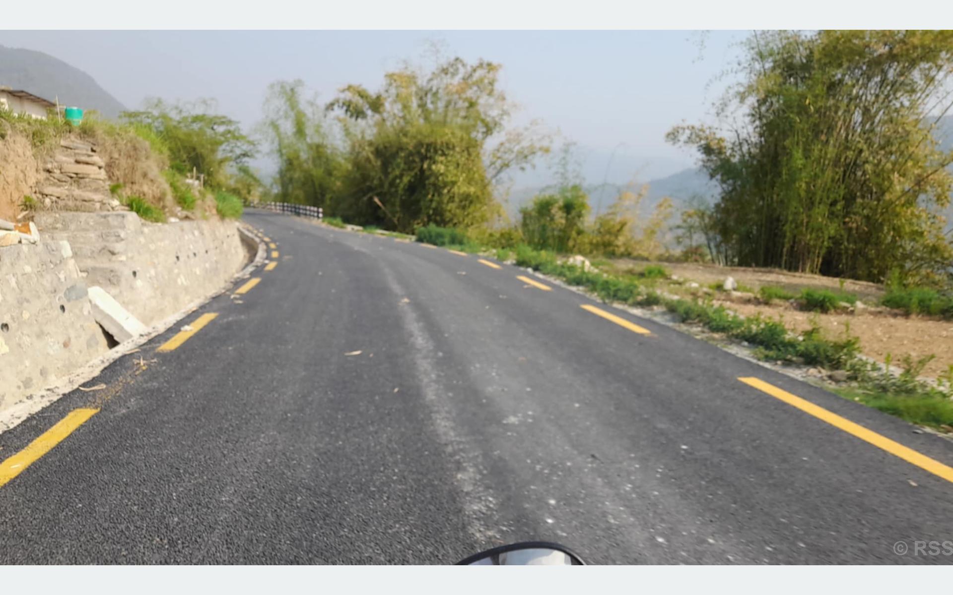 पर्वतका ग्रामीण सडकमा आठ वर्षमा २०४ किलोमिटर कालोपत्र, २४ वटा पक्की पुल निर्माण