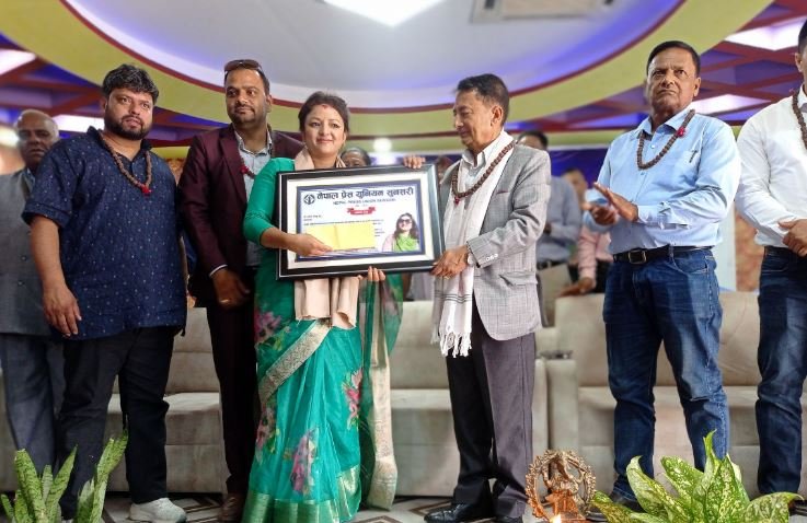 सञ्चारकर्मी विन्दु सम्मानित