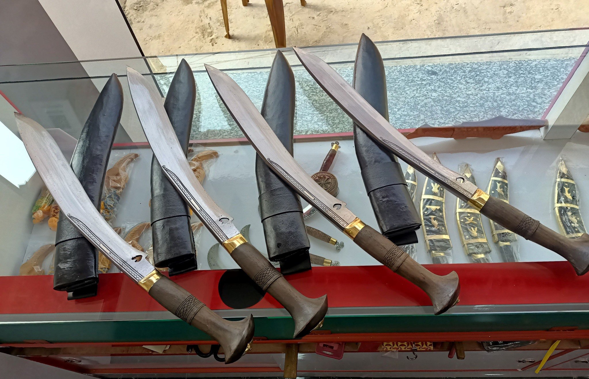भोजपुरे खुकुरी संकटमा: सीप र स्रोतसाधनको अभावले ऐतिहासिक पहिचान मेटिने खतरा