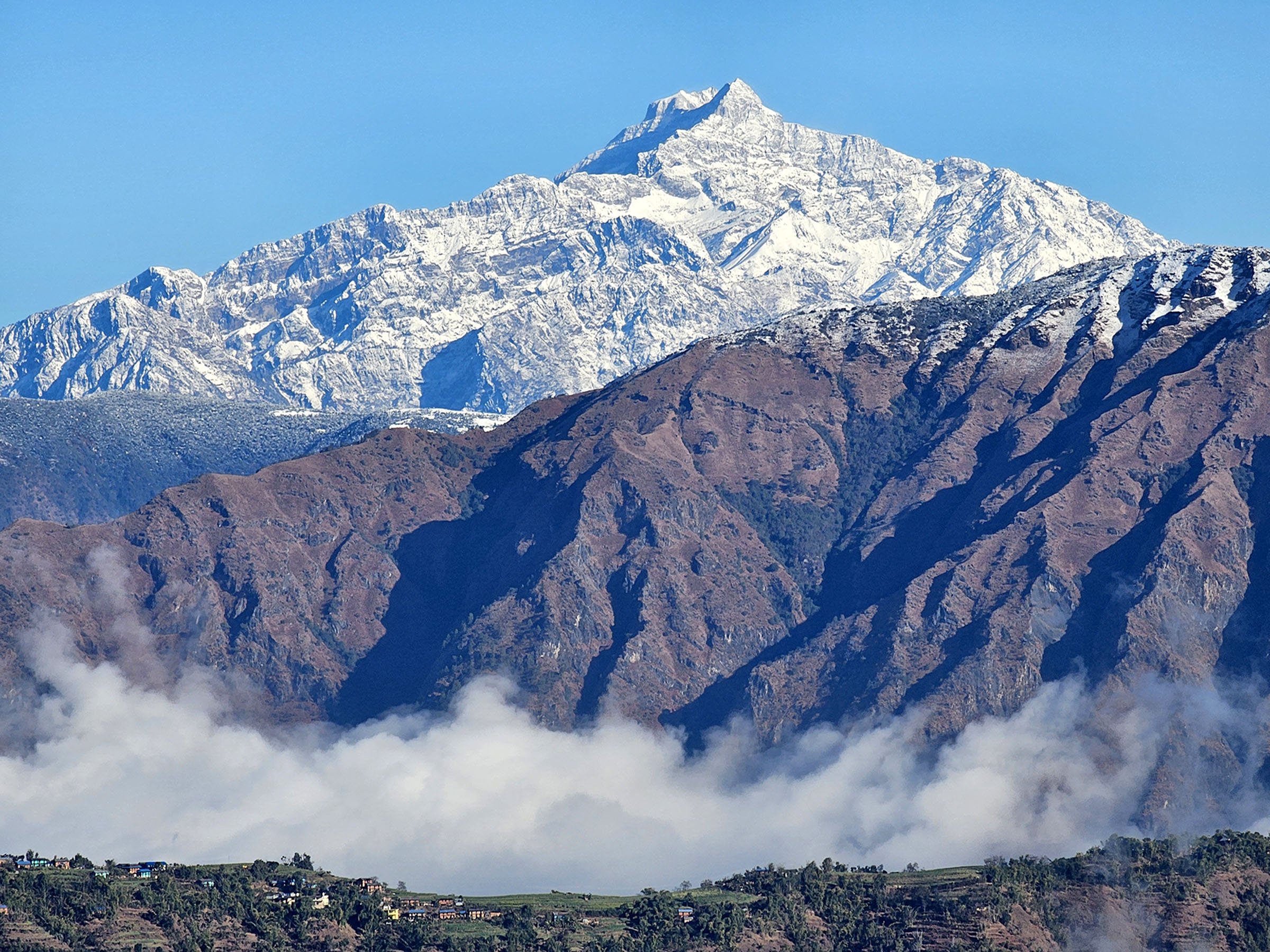 चाखुरे हिमाल