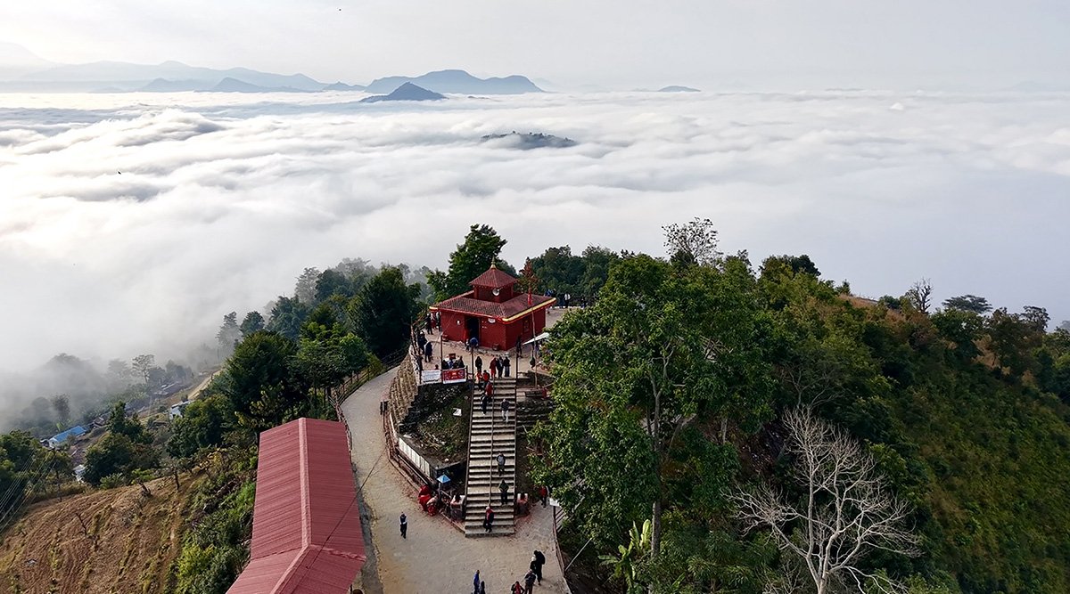 थानीमाई मन्दिर र कुहिरो (तस्बिर)