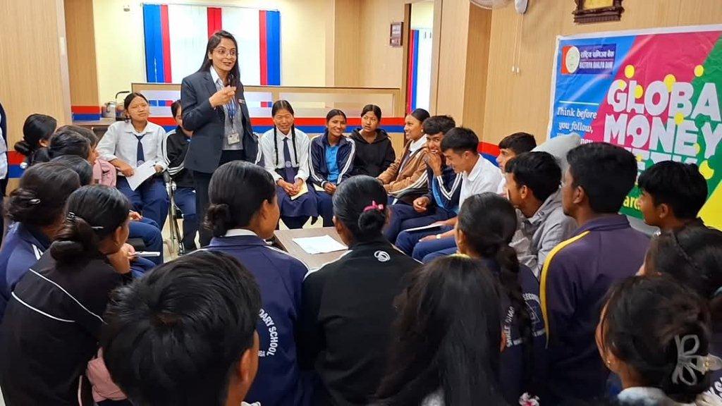 राष्ट्रिय वाणिज्य बैंकको वित्तीय साक्षरता कार्यक्रमबाट १० हजार ३९२ जना लाभान्वित