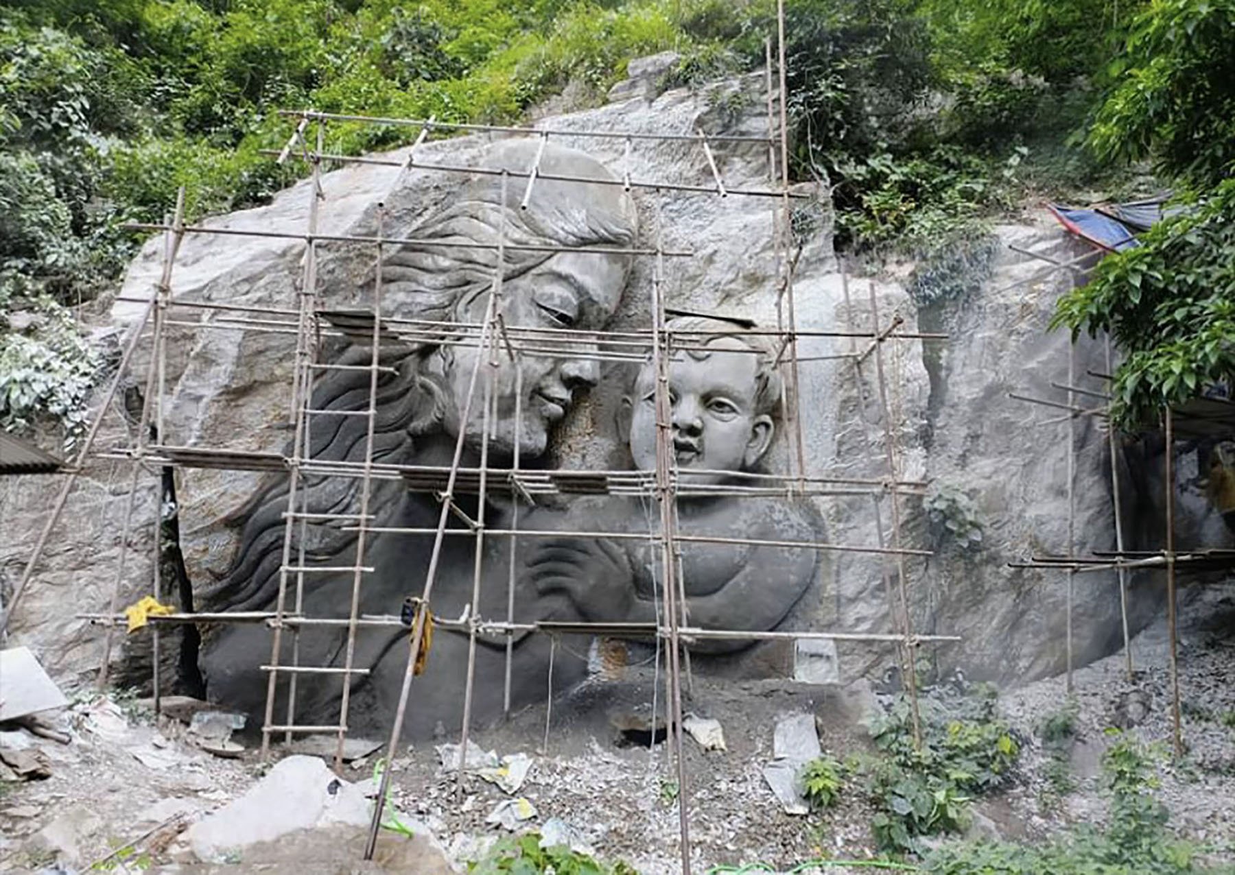 ढुङ्गामा आकृति