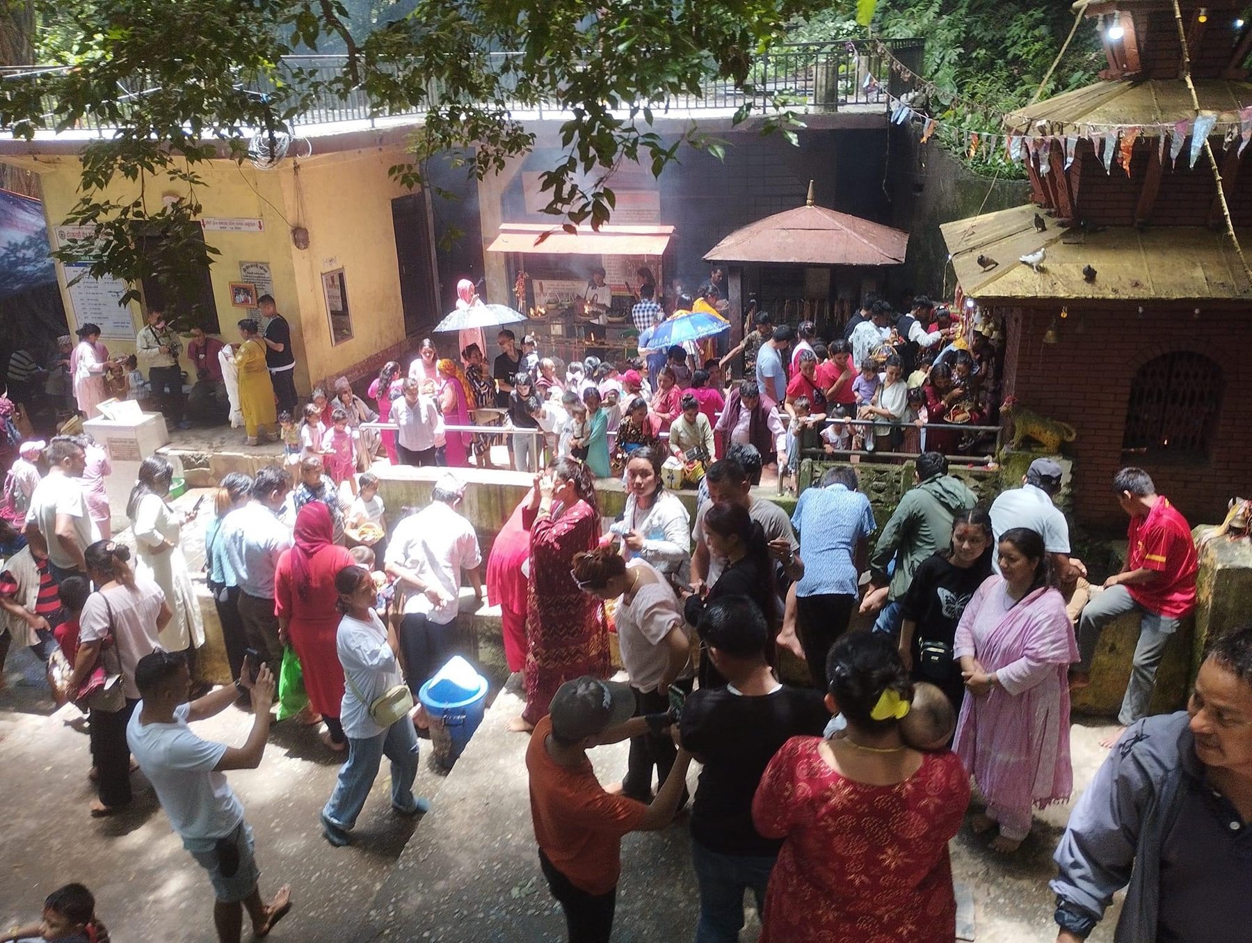 ढोरवाराहीमा भक्तजनको भीड