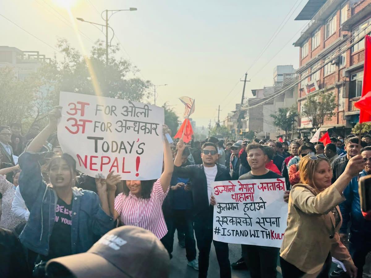 कुलमानको बर्खास्ती सरकारको लागि निकै महंगो पर्ने दाबी
