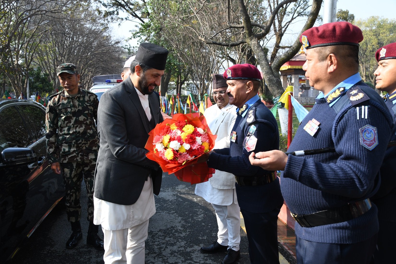 प्रहरी प्रमुख कुँवरमाथि नैतिक प्रश्न : पहिले रवि निर्दोष रहेको दाबी, अहिले उजुरीका चाङ