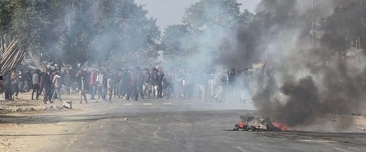 सुनसरीको लौकहीबजार तनावग्रस्त, पूर्वपश्चिम राजमार्ग अवरुद्ध