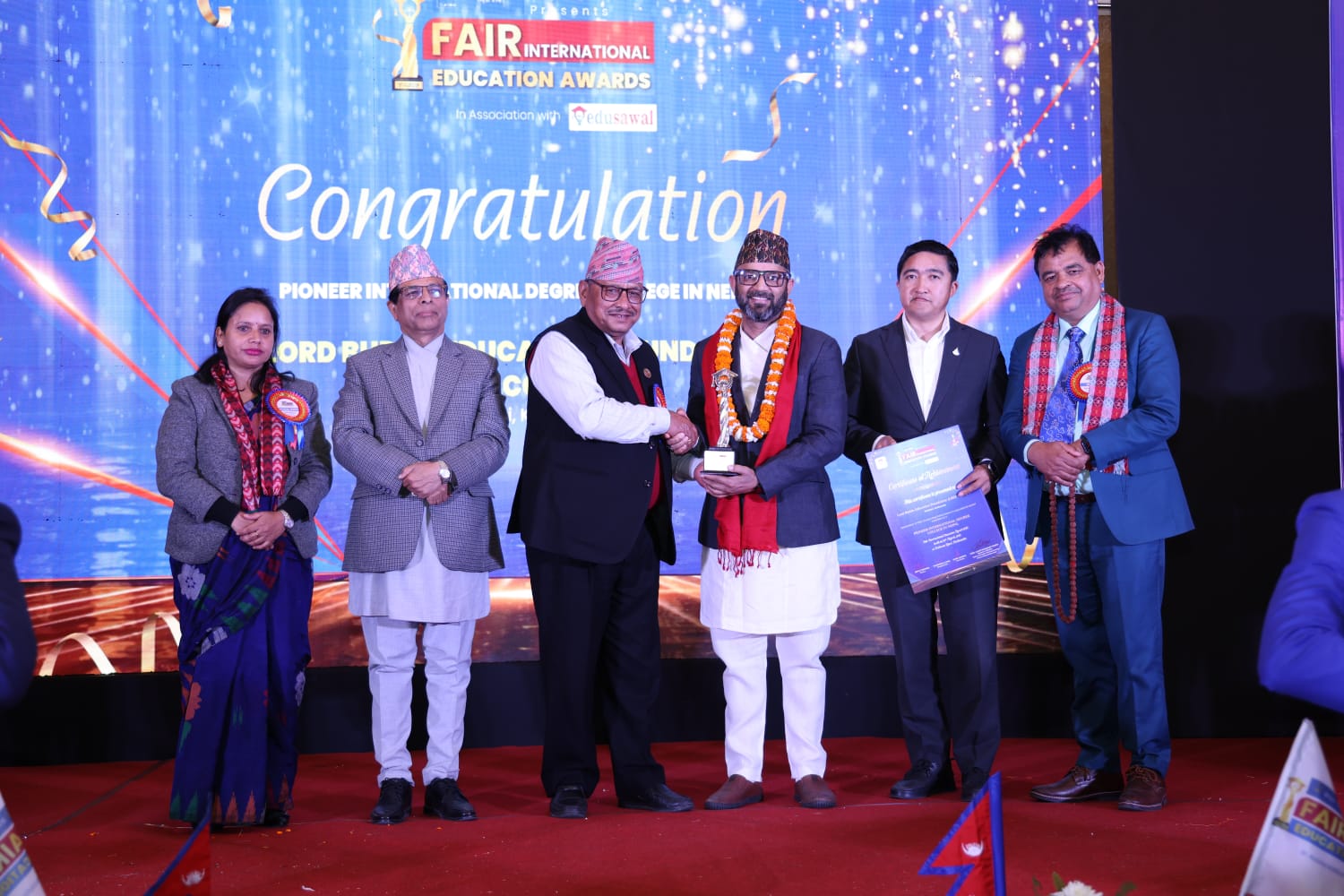 लर्ड बुद्ध एजुकेशन फाउण्डेशनलाई पायोनियर इन्टरनेशनल डिग्री कलेज विधामा पुरस्कार